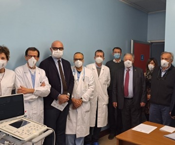 La famiglia Bulferetti ha donato un ecografo all'ospedale di Esine