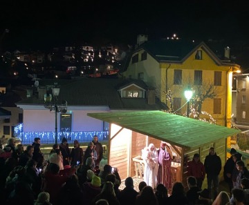 Presepe vivente nella serata della vigilia di Natale a Ponte di Legno